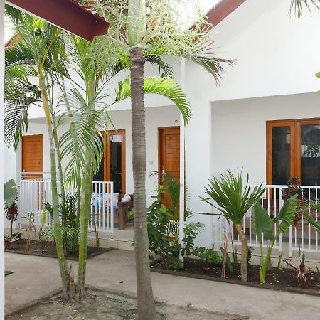 Rumah Side Apartment Джили Трауанган Екстериор снимка