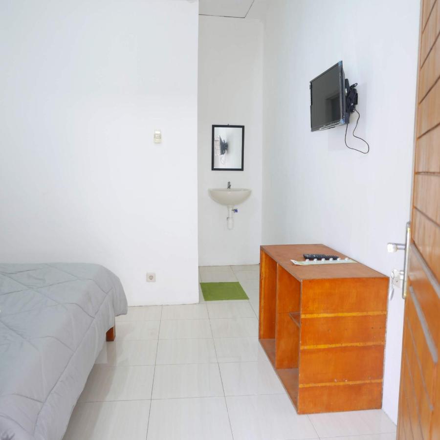 Rumah Side Apartment Джили Трауанган Екстериор снимка