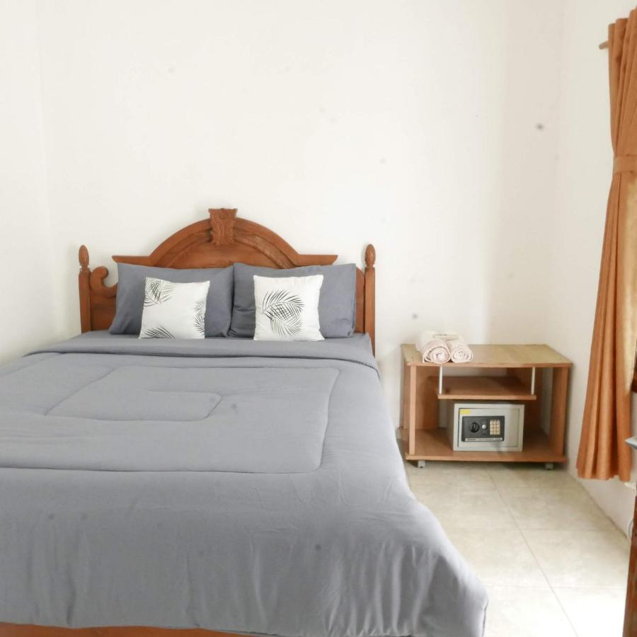Rumah Side Apartment Джили Трауанган Екстериор снимка